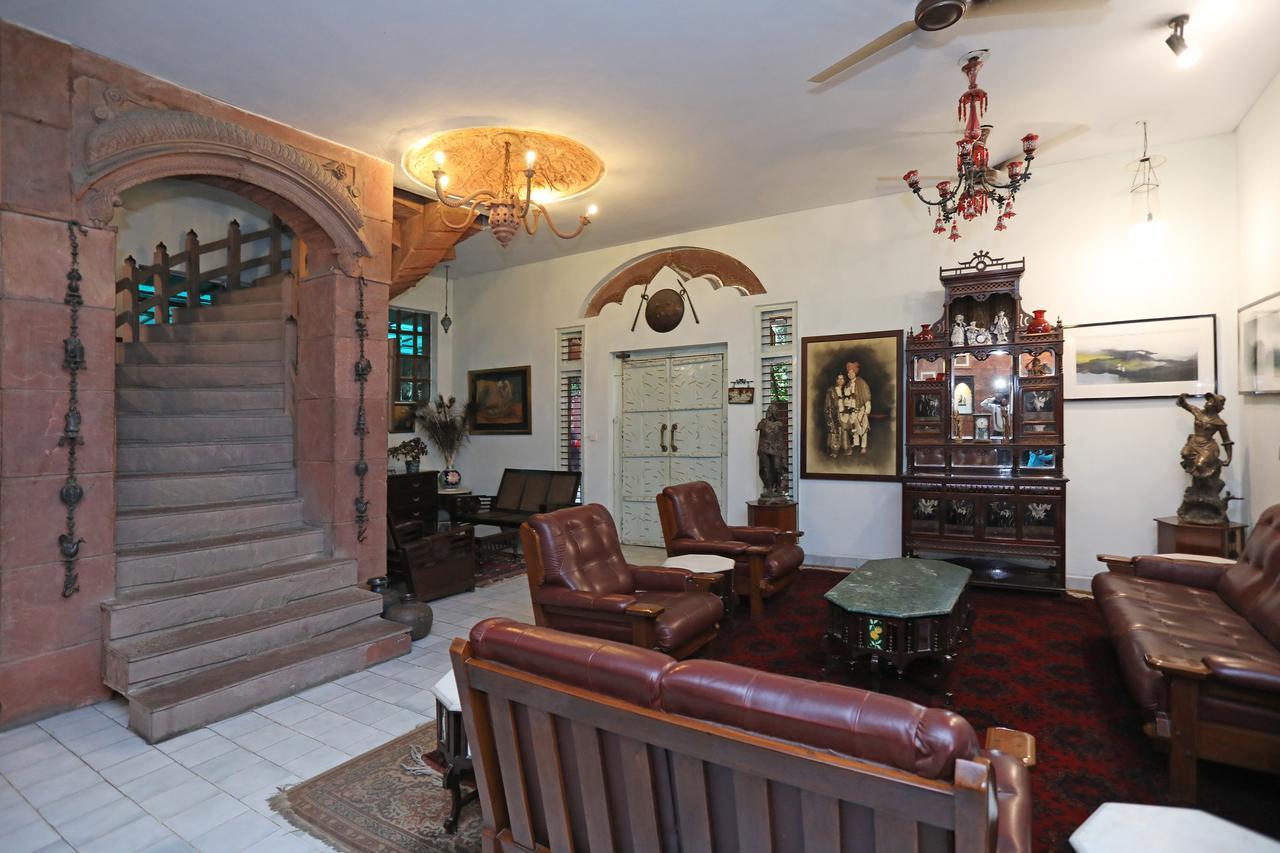 نويدا Oyo 1427 Hotel Malhar Haveli المظهر الخارجي الصورة