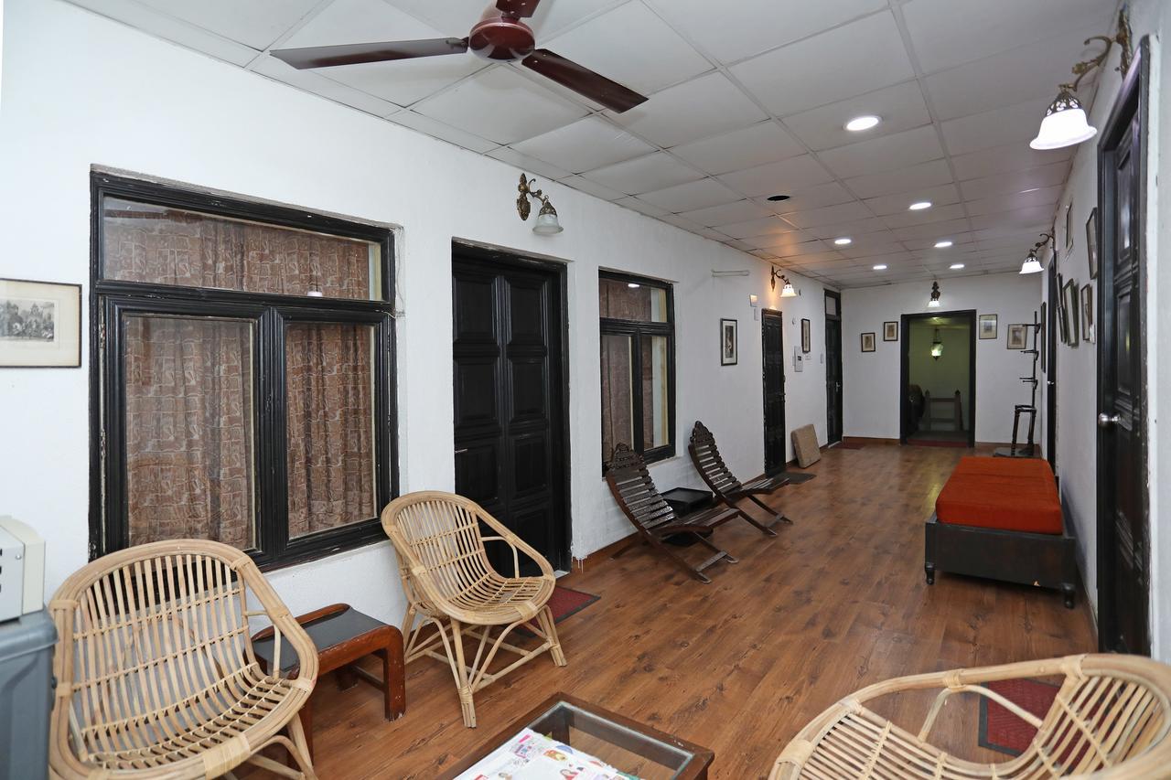 نويدا Oyo 1427 Hotel Malhar Haveli المظهر الخارجي الصورة